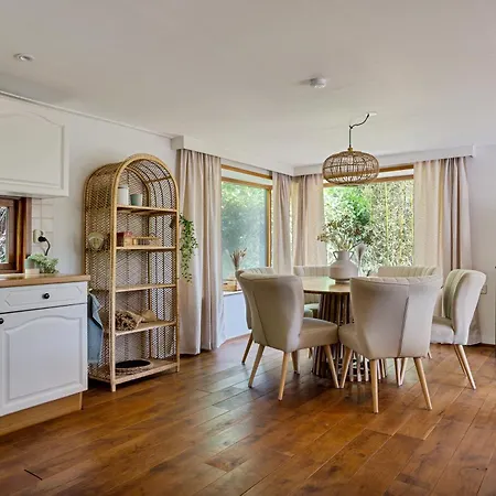 Boshuisje Woodsy 6pers - Nabij Toverland Chalet Sevenum